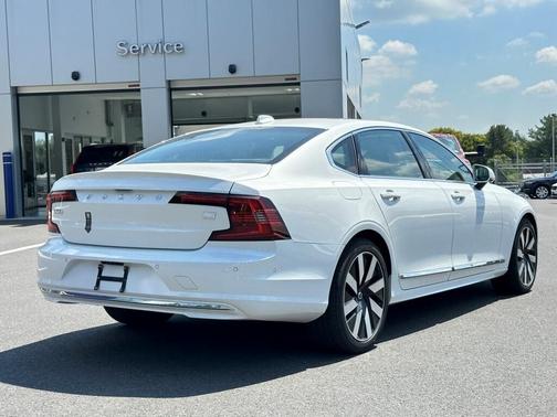 2024 Volvo S90 Recharge Plug-In Hybrid T8 Ultimate