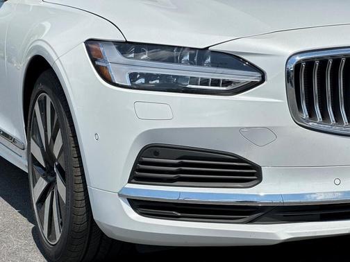 2024 Volvo S90 Recharge Plug-In Hybrid T8 Ultimate