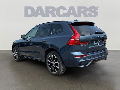2024 Volvo XC60 B5 Plus Dark Theme