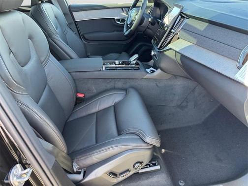 2026 Volvo XC90 B6 Ultra 7-Seater