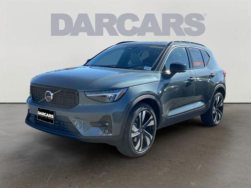 2026 Volvo XC40 B5 Plus