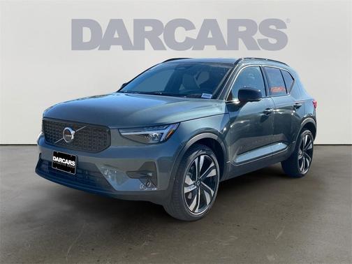 2026 Volvo XC40 B5 Plus