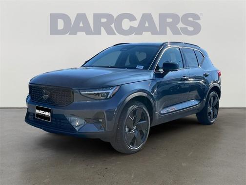 2026 Volvo XC40 B5 Ultra Black Edition