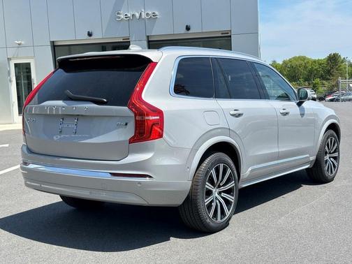 2025 Volvo XC90 B6 Plus 7-Seater