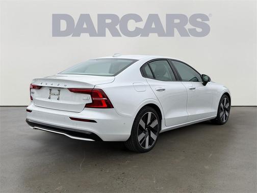 2024 Volvo S60 Recharge Plug-In Hybrid T8 Plus Dark Theme