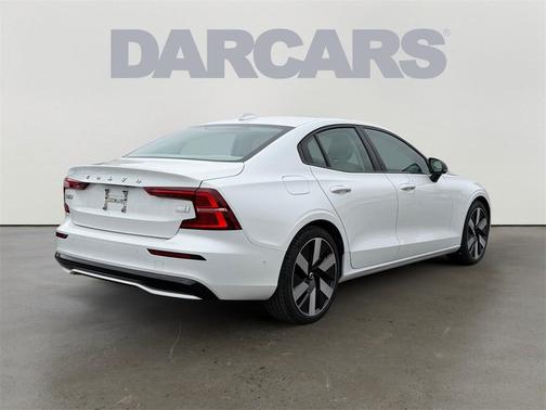 2024 Volvo S60 Recharge Plug-In Hybrid T8 Plus Dark Theme