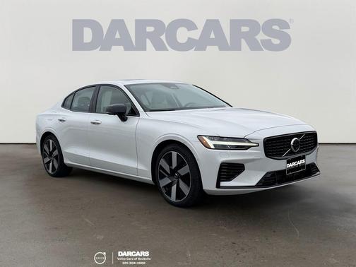 2024 Volvo S60 Recharge Plug-In Hybrid T8 Plus Dark Theme