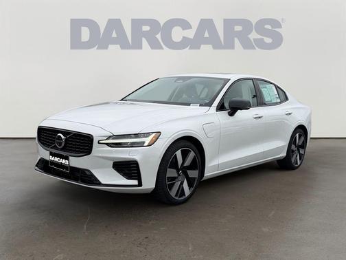 2024 Volvo S60 Recharge Plug-In Hybrid T8 Plus Dark Theme