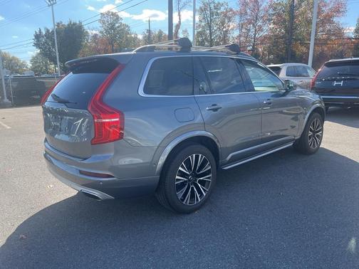2017 Volvo XC90 T6 Momentum
