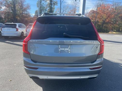 2017 Volvo XC90 T6 Momentum