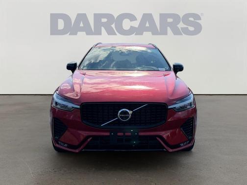 2023 Volvo XC60 B5 Plus Dark Theme