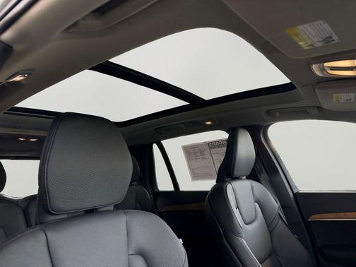 2025 Volvo XC90 B6 Plus 7-Seater