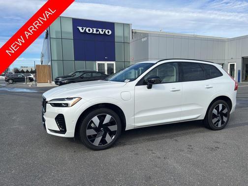 2025 Volvo XC60 Plug-In Hybrid T8 Plus