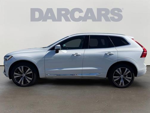 2023 Volvo XC60 B5 Ultimate Bright Theme
