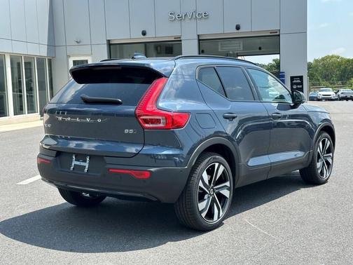 2026 Volvo XC40