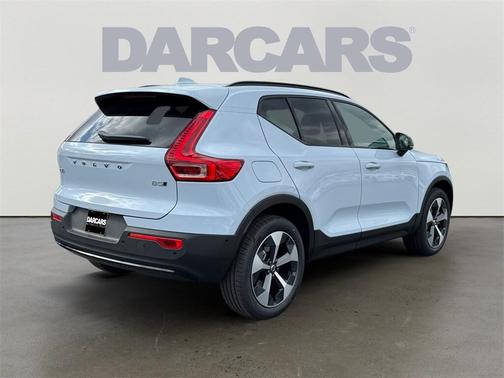2026 Volvo XC40 B5 Plus