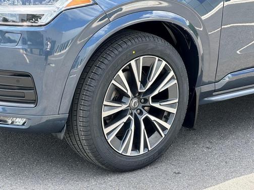 2022 Volvo XC90 T6 Momentum 6 Passenger
