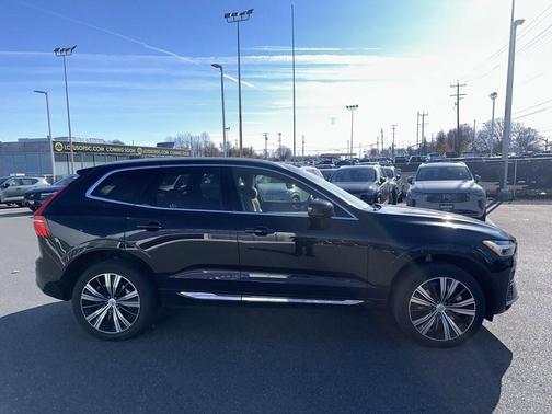2023 Volvo XC60 Recharge Plug-In Hybrid T8 Ultimate Bright Theme