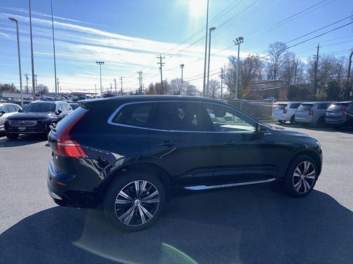 2023 Volvo XC60 Recharge Plug-In Hybrid T8 Ultimate Bright Theme