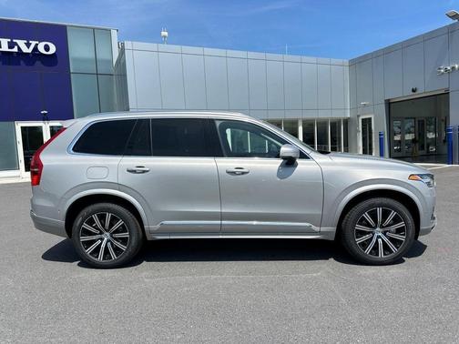 2025 Volvo XC90 B6 Plus 7-Seater