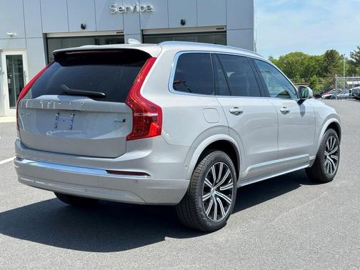 2025 Volvo XC90 B6 Plus 7-Seater