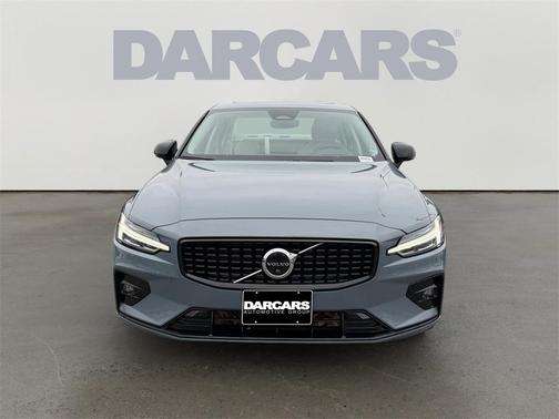 2023 Volvo S60 B5 Ultimate Dark Theme