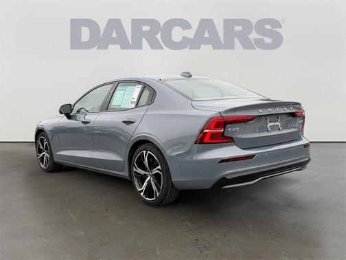 2023 Volvo S60 B5 Ultimate Dark Theme