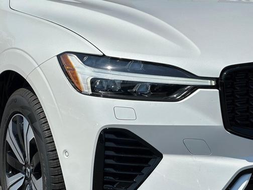 2025 Volvo XC60 Plug-In Hybrid T8 Plus