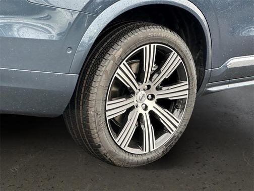 2025 Volvo XC90 B6 Plus 7-Seater