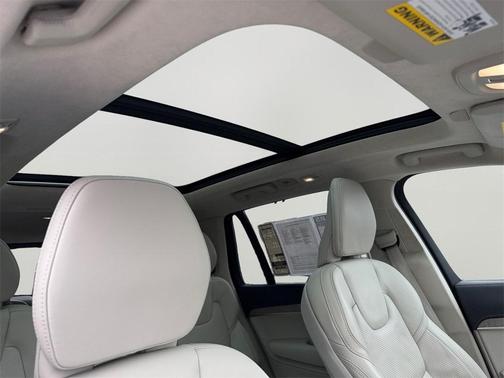 2023 Volvo XC90 Recharge Plug-In Hybrid T8 Ultimate Bright Theme 7-Seater