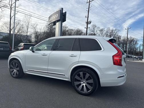 2023 Volvo XC90 Recharge Plug-In Hybrid T8 Ultimate Bright Theme 7-Seater