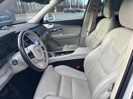2023 Volvo XC90 Recharge Plug-In Hybrid T8 Ultimate Bright Theme 7-Seater