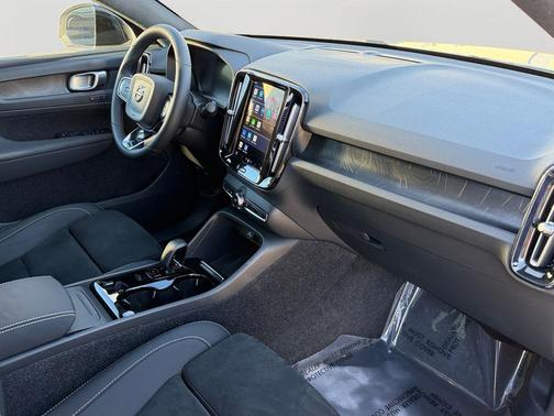 2023 Volvo C40 Recharge Pure Electric Twin Plus