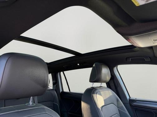 2022 Volkswagen Tiguan 2.0T SEL R-Line
