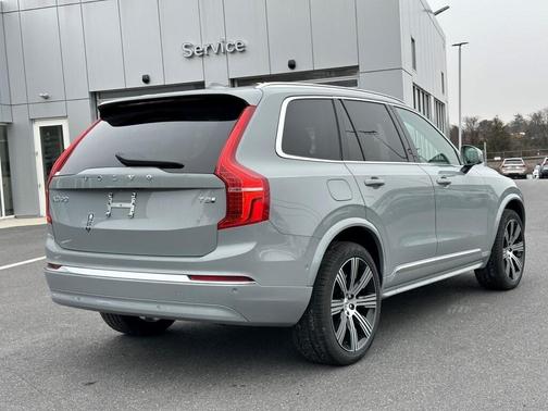 2025 Volvo XC90 Plug-In Hybrid T8 Plus 7-Seater
