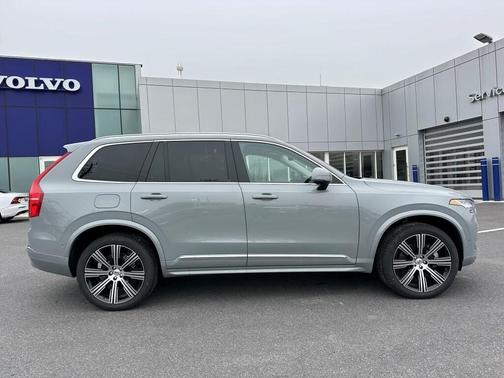 2025 Volvo XC90 Plug-In Hybrid T8 Plus 7-Seater