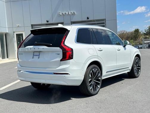 2025 Volvo XC90 Plug-In Hybrid T8 Plus 7-Seater