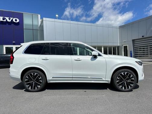 2025 Volvo XC90 Plug-In Hybrid T8 Plus 7-Seater