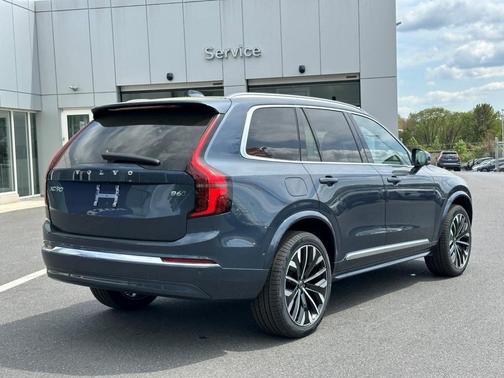 2025 Volvo XC90 B6 Plus 7-Seater
