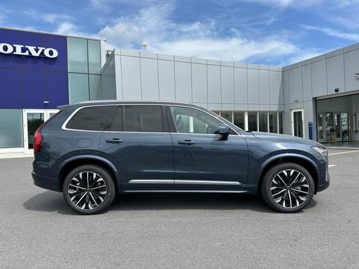 2025 Volvo XC90 B6 Plus 7-Seater