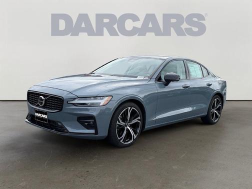 Platinum Gray Metallic 2024 Volvo S60 B5 Plus Dark Theme
