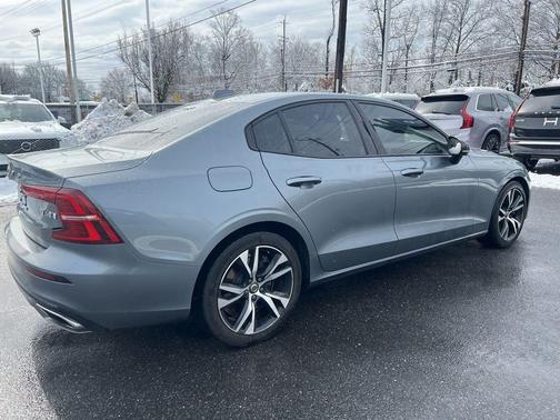 2019 Volvo S60 T6 R-Design