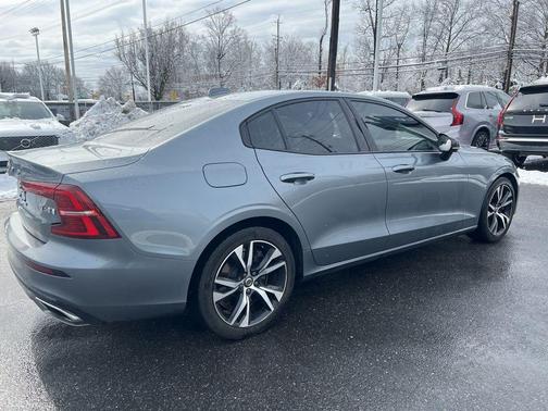 2019 Volvo S60 T6 R-Design