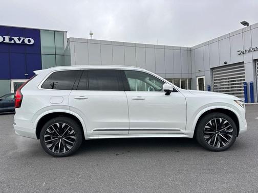 2025 Volvo XC90 Plug-In Hybrid T8 Ultra 7-Seater