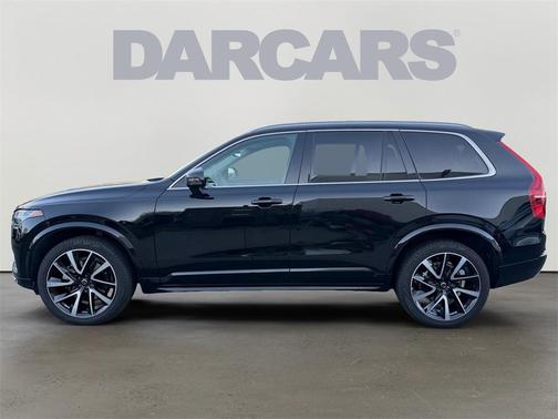 2022 Volvo XC90 T6 Momentum 7 Passenger