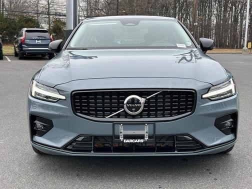 2024 Volvo S60 B5 Plus Dark Theme