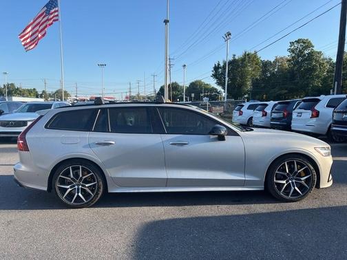 2023 Volvo V60 Recharge Plug-In Hybrid T8 Polestar Engineered