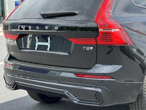 2025 Volvo XC60 Plug-In Hybrid T8 Plus