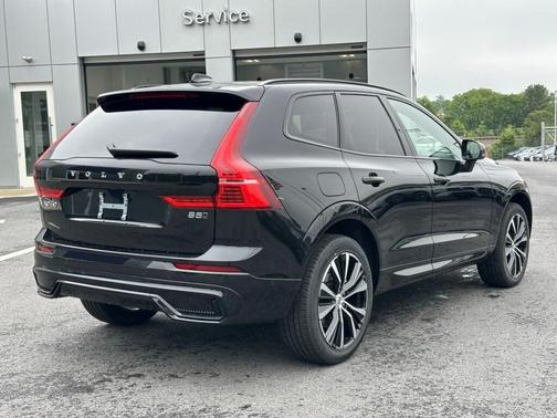 2025 Volvo XC60 B5 Ultra