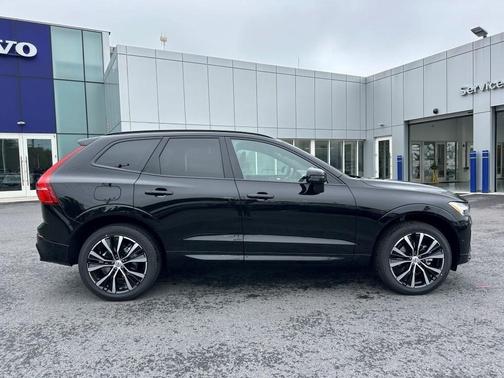 2025 Volvo XC60 B5 Ultra